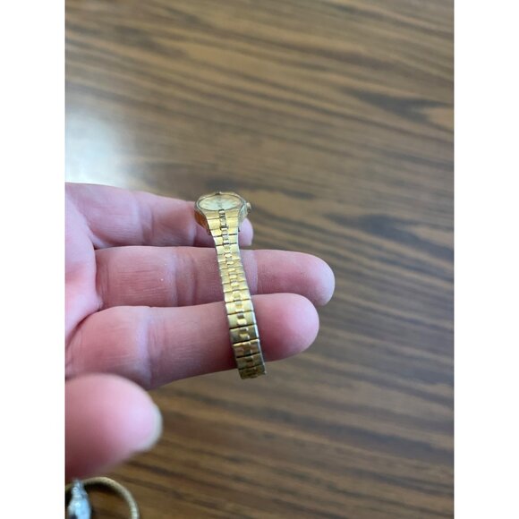 Timex watches set of three gold and silver tone - Picture 7 of 8